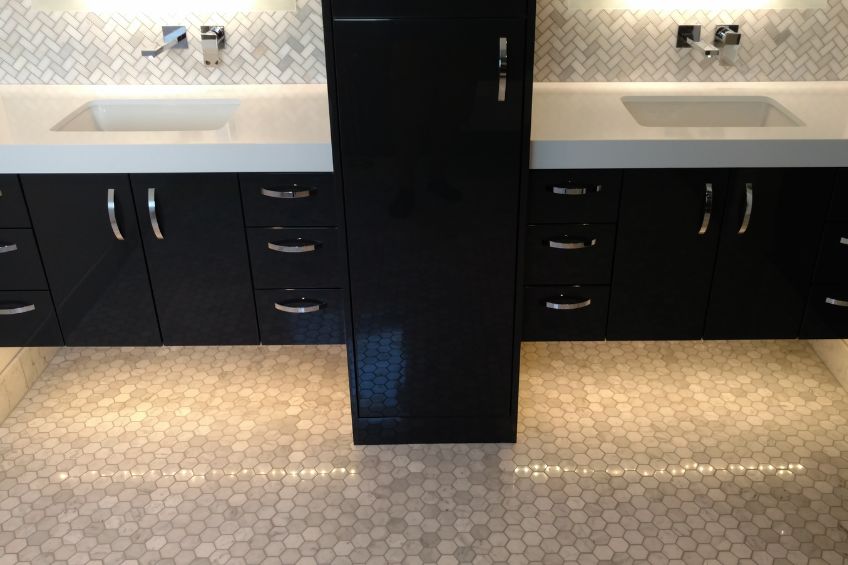 The Duo Dynamic Design Tips for a Couples Retreat in a Shared Bathroom
